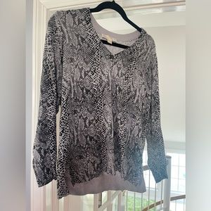 Michael Koran snake print V neck sweater medium